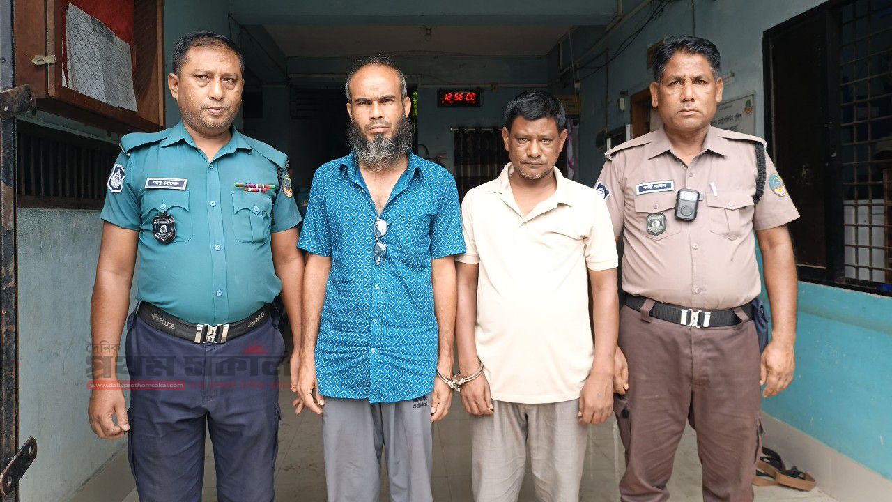 নকল ব্যান্ডরোল সিন্ডিকেটে অভিযান,আরও ২ জনকে খুঁজছে পুলিশ